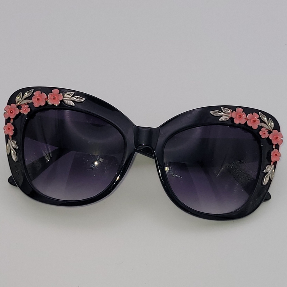 Women's Black Sunglasses